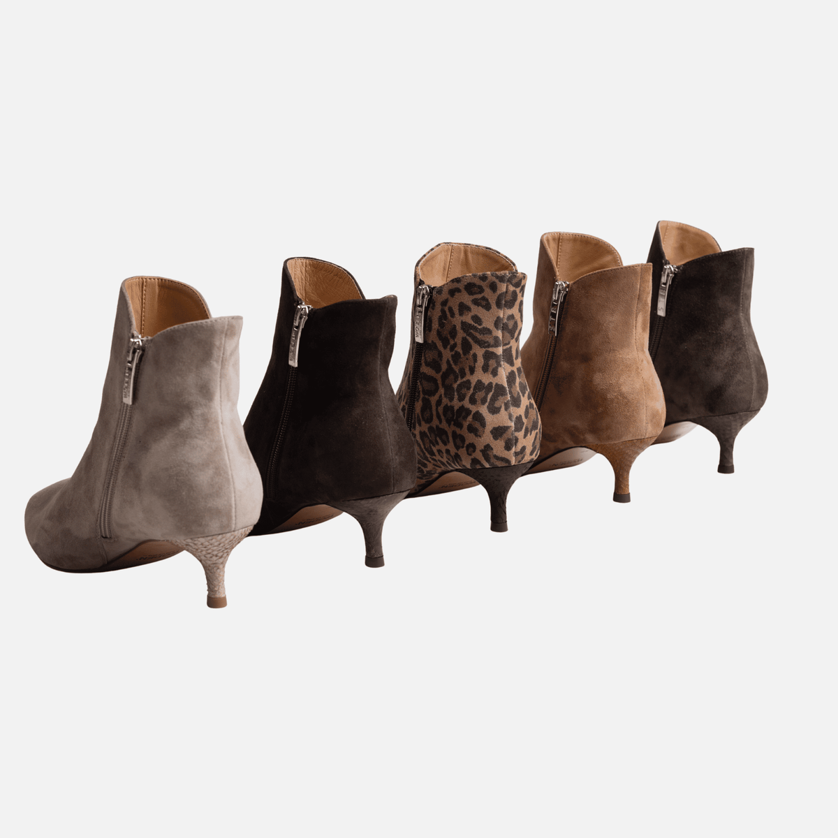 Woden saga zip dark tan suede – styled on model