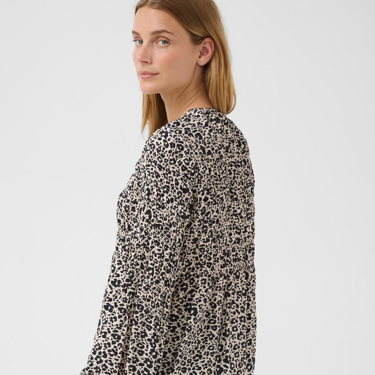 Part Two Siffe Blouse in Dark Navy Flower Spots – back styled view